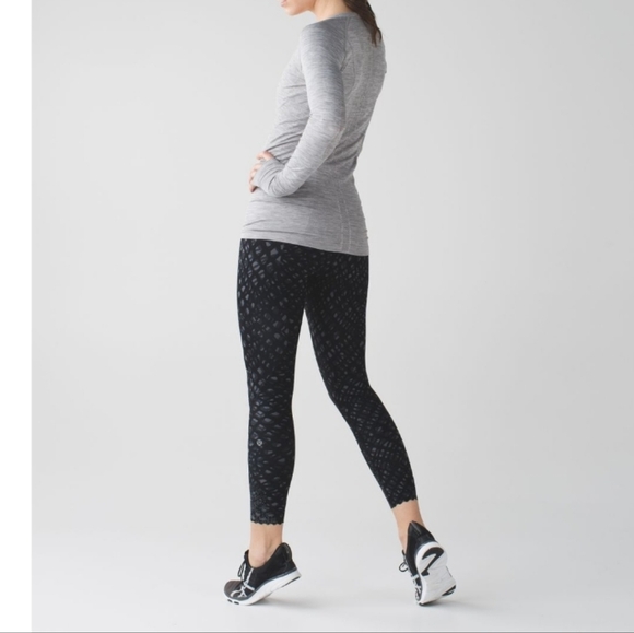 Lululemon Tight Stuff Tight(Reflective)Simply Lace Play Dark Slate Black, Size 4 - Picture 3 of 10